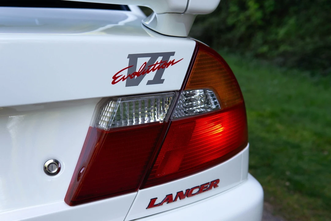 1999 Mitsubishi Lancer Evolution VI 6th Gen - Image 12 of 21