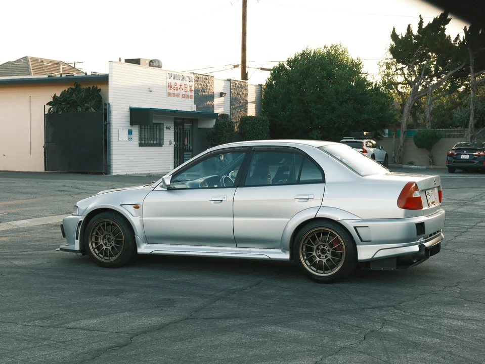 1999 Mitsubishi Lancer Evolution V 6th Gen - Image 19 of 21