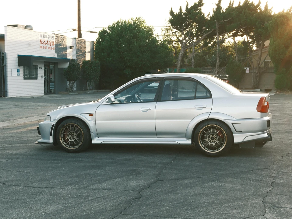 1999 Mitsubishi Lancer Evolution V 6th Gen - Image 18 of 21