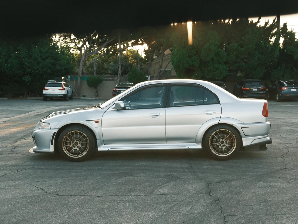 1999 Mitsubishi Lancer Evolution V 6th Gen - Image 16 of 21