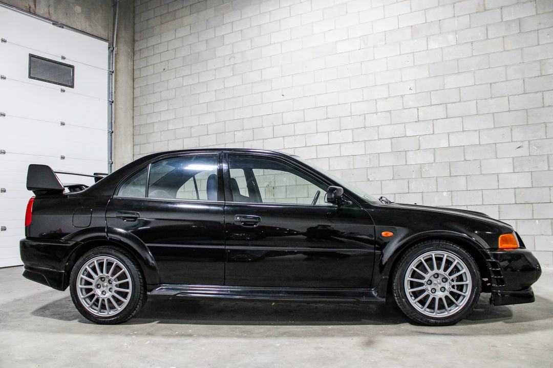 1999 Mitsubishi Lancer Evolution VI 6th Gen - Image 16 of 31