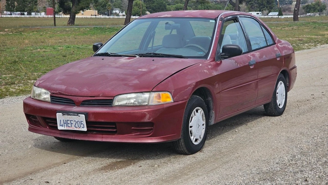 1999 Mitsubishi Mirage 3rd Gen - Image 5 of 12