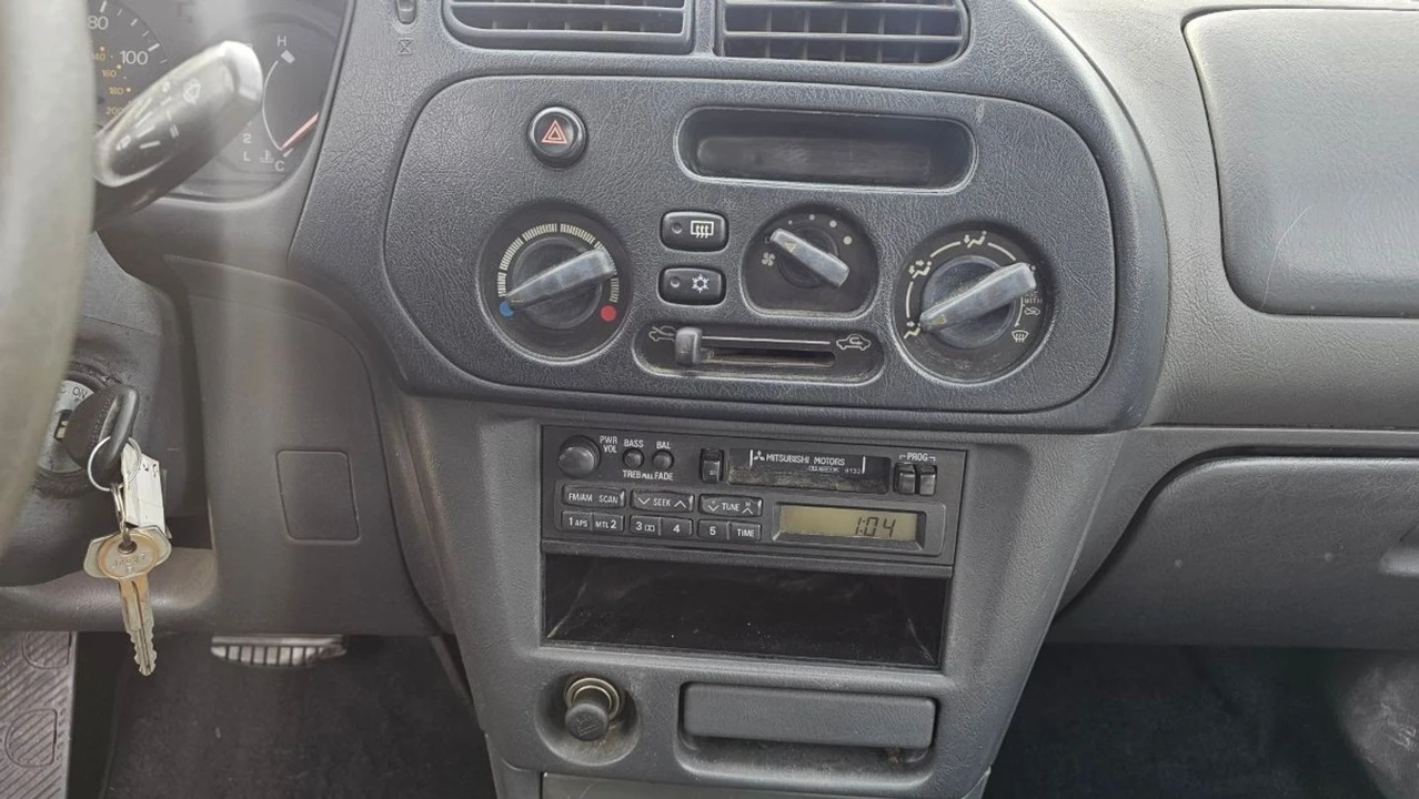 1999 Mitsubishi Mirage 5th Gen - Image 20 of 21