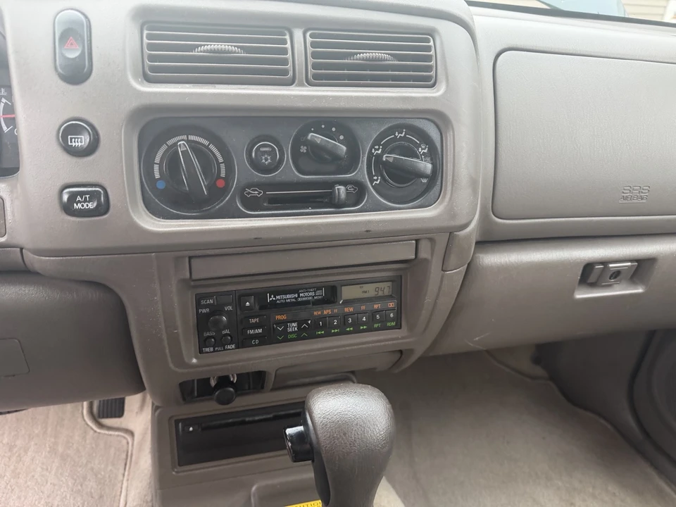 1999 Mitsubishi Pajero/Montero 2nd Gen - Image 13 of 21