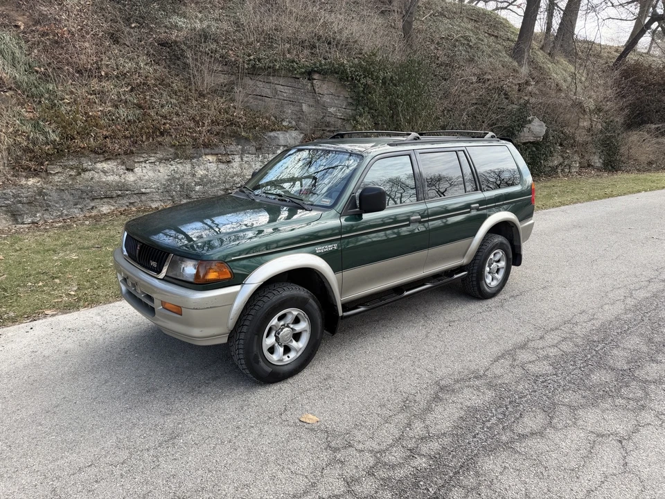 1999 Mitsubishi Pajero/Montero 2nd Gen - Image 2 of 21