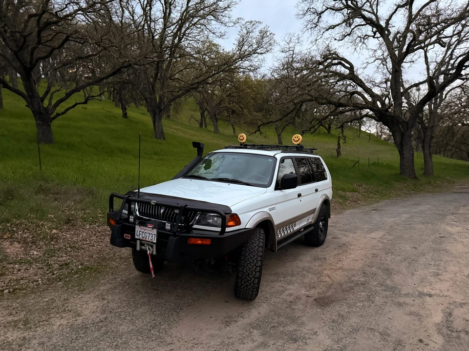 1999 Mitsubishi Pajero/Montero - Image 2 of 31