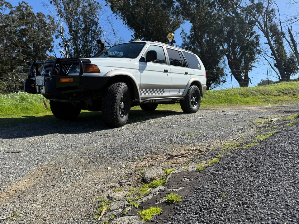 1999 Mitsubishi Pajero/Montero - Image 3 of 31