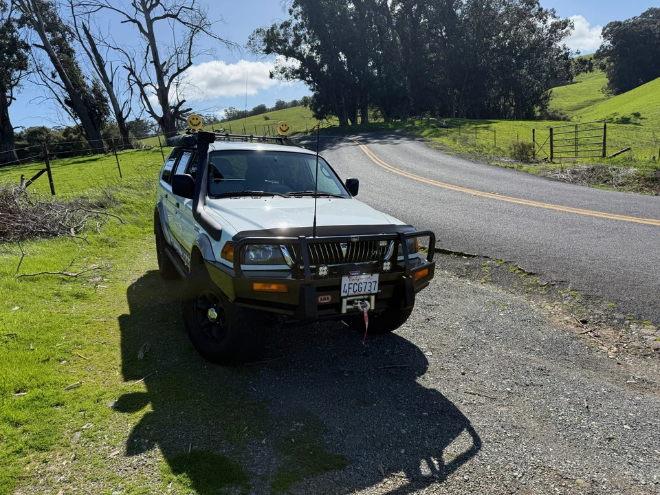 1999 Mitsubishi Pajero/Montero - Image 9 of 31