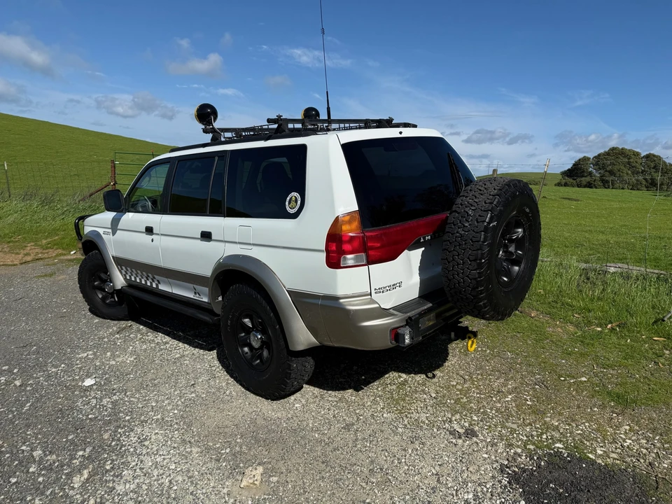 1999 Mitsubishi Pajero/Montero - Image 5 of 31