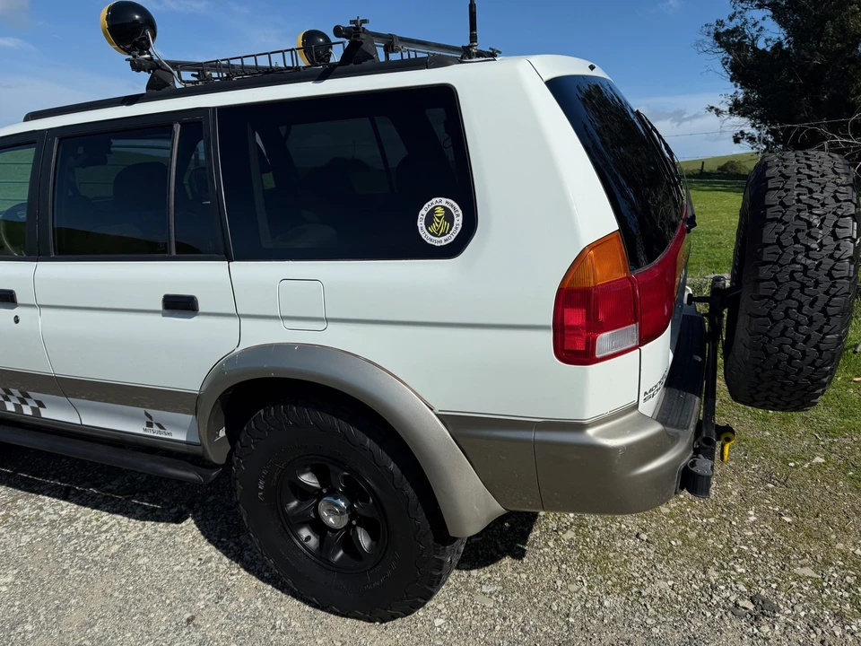 1999 Mitsubishi Pajero/Montero - Image 14 of 31