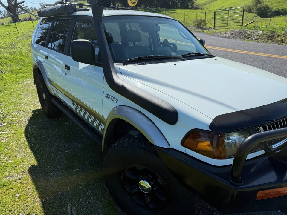 1999 Mitsubishi Pajero/Montero - Image 12 of 31