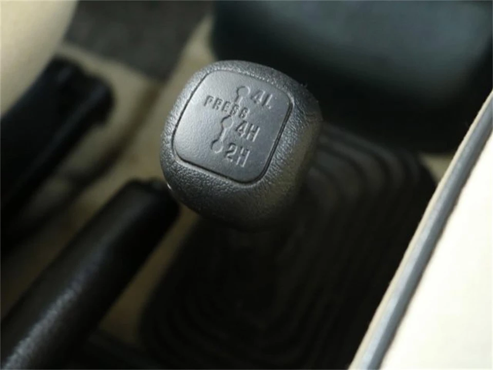 1999 Mitsubishi Pajero/Montero 3rd Gen - Image 16 of 31