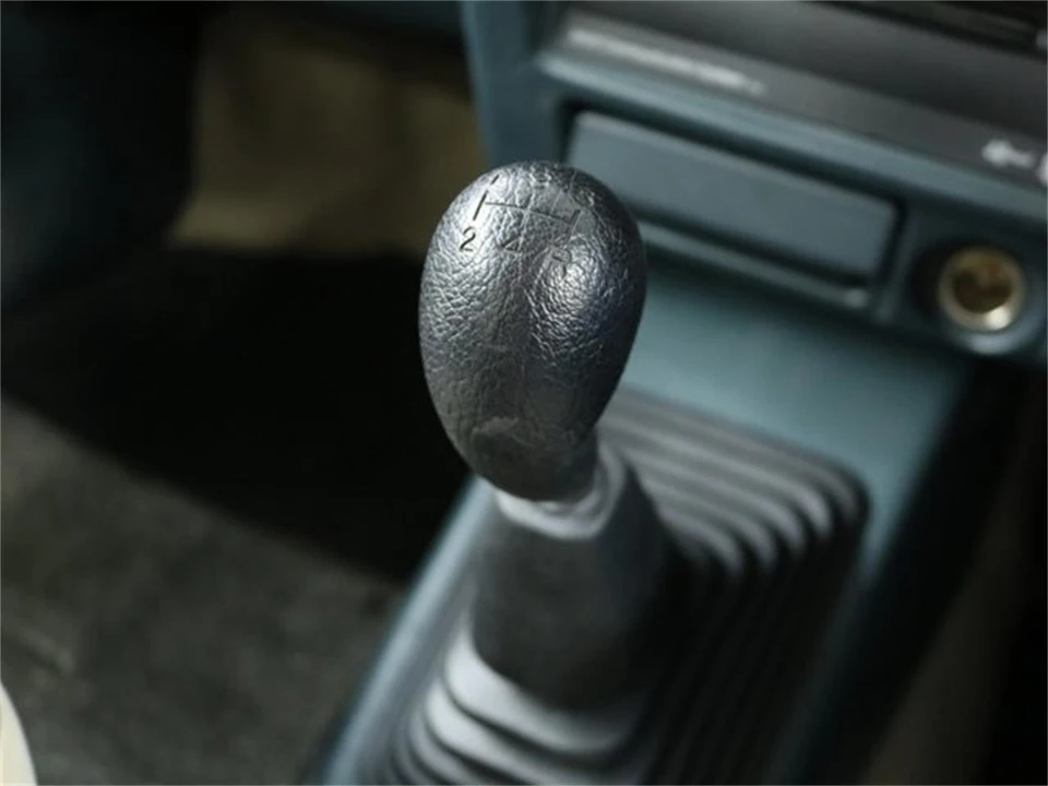 1999 Mitsubishi Pajero/Montero 3rd Gen - Image 15 of 31