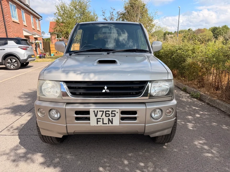 2000 Mitsubishi Pajero/Montero 3rd Gen - Image 2 of 30