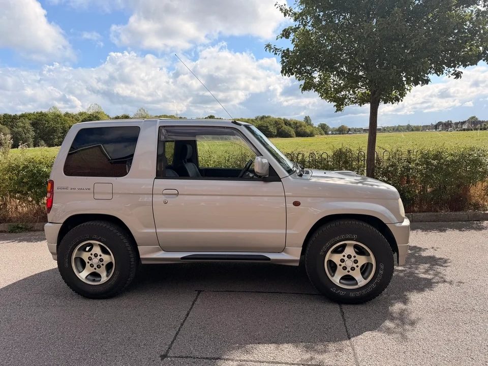 2000 Mitsubishi Pajero/Montero 3rd Gen - Image 5 of 30