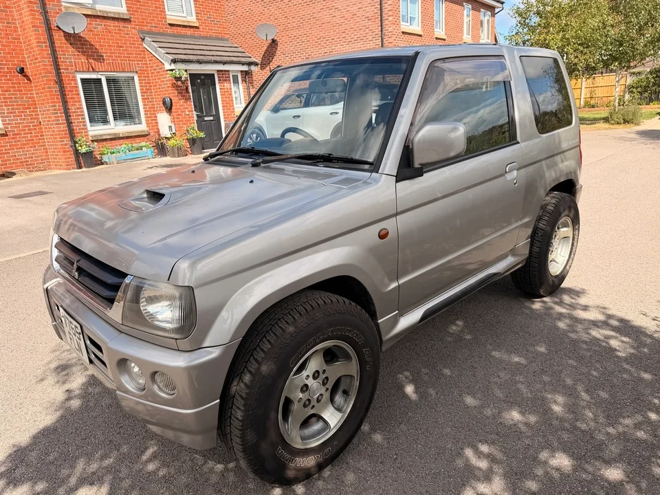 2000 Mitsubishi Pajero/Montero 3rd Gen - Image 10 of 30