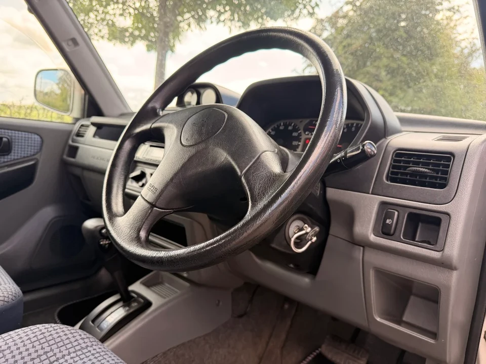 2000 Mitsubishi Pajero/Montero 3rd Gen - Image 13 of 30