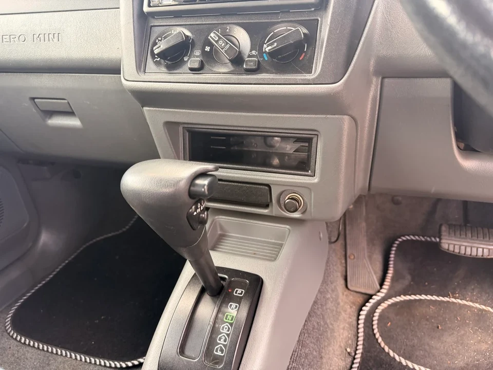 2000 Mitsubishi Pajero/Montero 3rd Gen - Image 15 of 30
