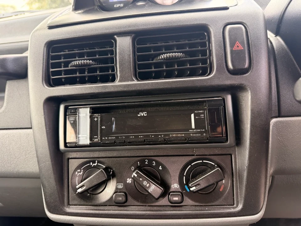 2000 Mitsubishi Pajero/Montero 3rd Gen - Image 18 of 30