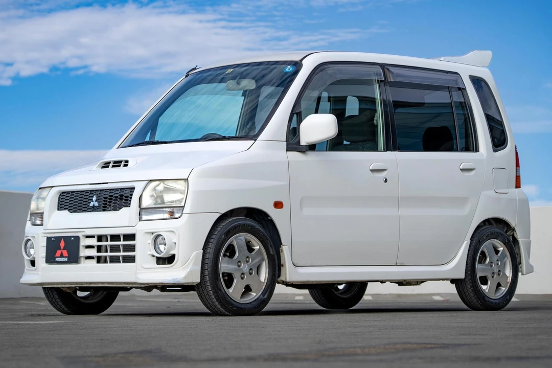 1999 Mitsubishi Toppo 3rd Gen - Image 3 of 31