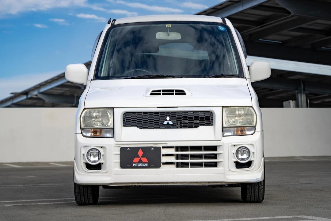 1999 Mitsubishi Toppo 3rd Gen - Image 2 of 31