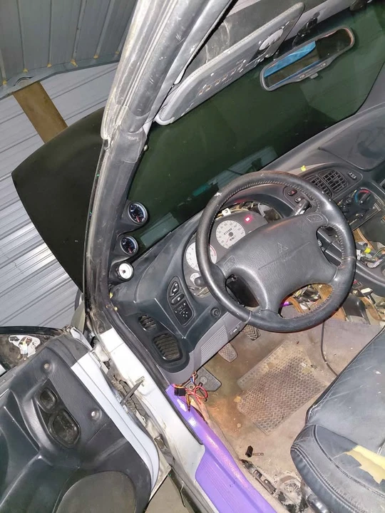 1999 Mitsubishi Eclipse 2nd Gen - Image 5 of 12