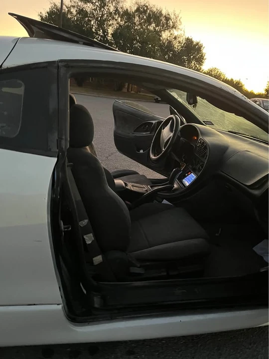 1999 Mitsubishi Eclipse 2nd Gen - Image 10 of 12