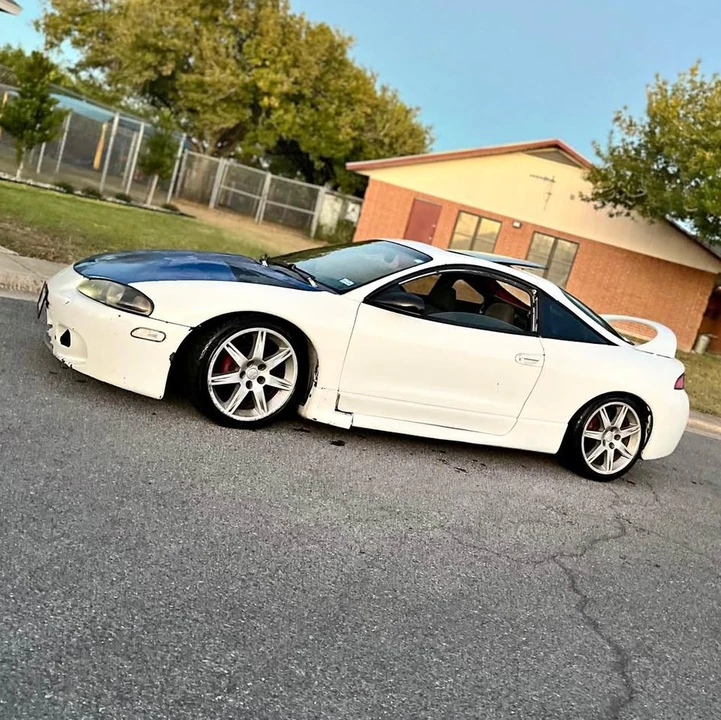 1999 Mitsubishi Eclipse 2nd Gen - Image 2 of 12