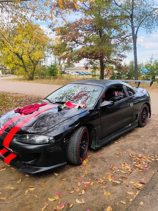 1999 Mitsubishi Eclipse 2nd Gen - Image 2 of 17