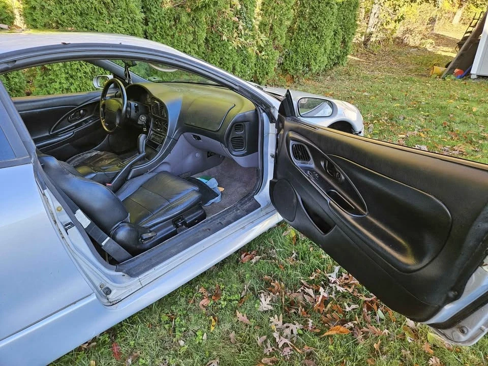 1999 Mitsubishi Eclipse 2nd Gen - Image 10 of 17