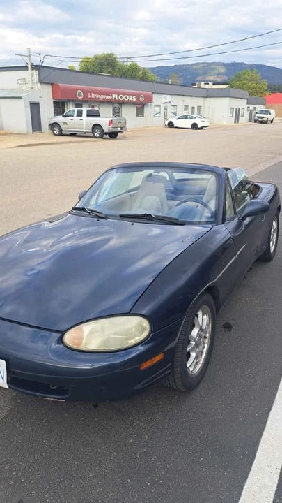 1999 Mazda NB MX-5 Miata - Image 5 of 8