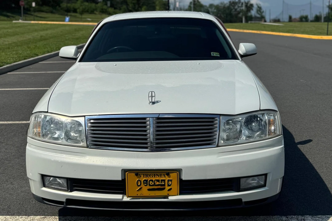 1999 Nissan Cedric 9th Gen - Image 2 of 31