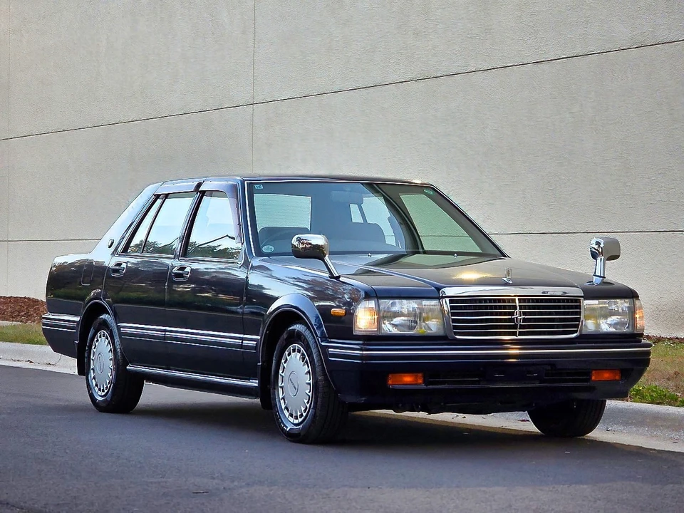 1999 Nissan Cedric 9th Gen - Image 2 of 21