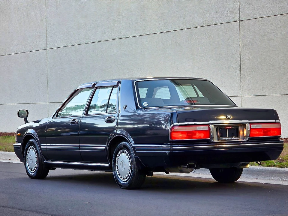 1999 Nissan Cedric 9th Gen - Image 4 of 21