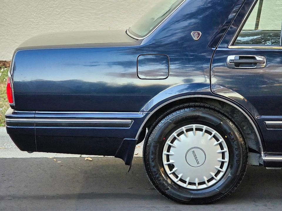1999 Nissan Cedric 9th Gen - Image 8 of 21
