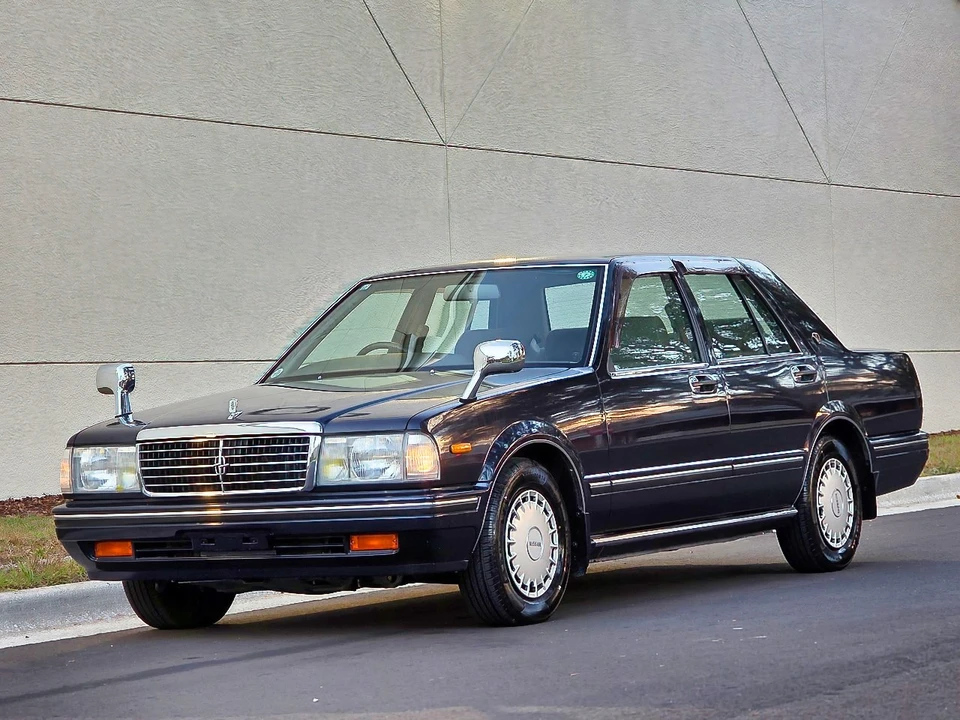 1999 Nissan Cedric 9th Gen - Image 3 of 21