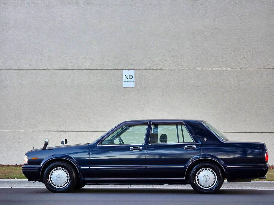 1999 Nissan Cedric 9th Gen - Image 16 of 31
