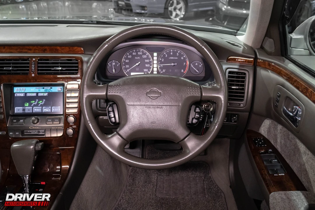 1999 Nissan Cima 3rd Gen - Image 3 of 20