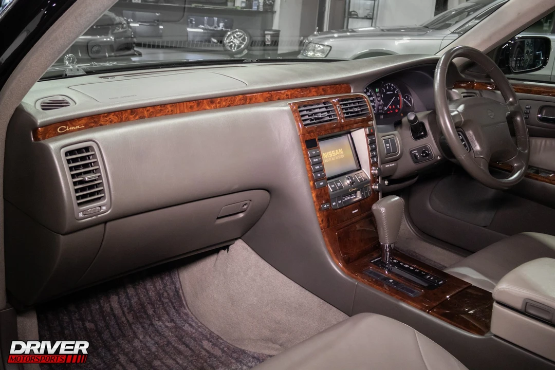 1999 Nissan Cima 3rd Gen - Image 14 of 21