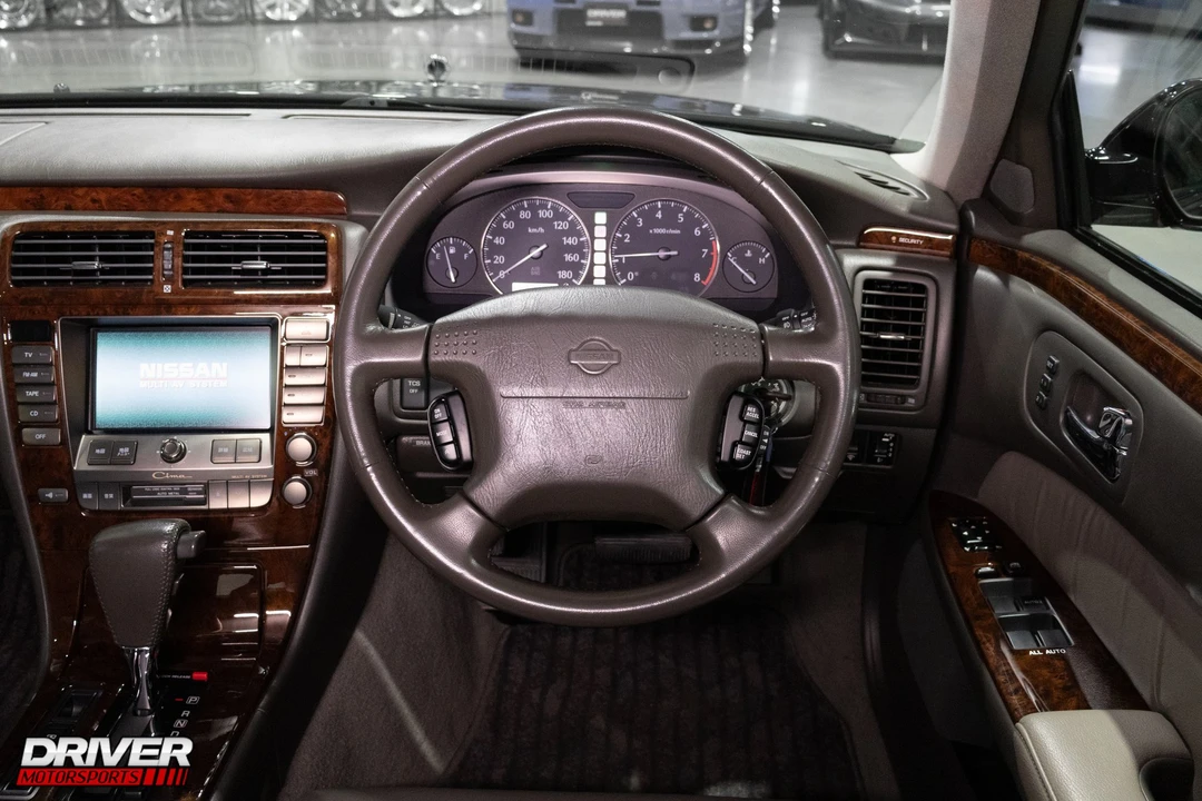 1999 Nissan Cima 3rd Gen - Image 3 of 21