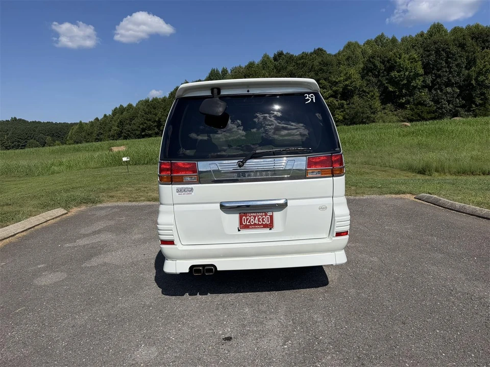 1999 Nissan Elgrand 1st Gen - Image 6 of 31