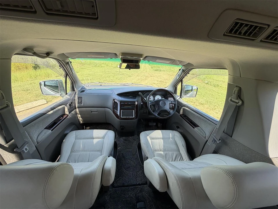 1999 Nissan Elgrand 1st Gen - Image 9 of 31