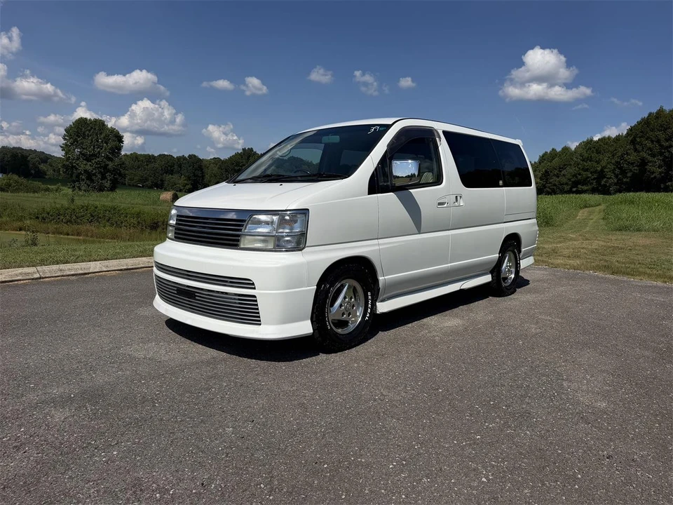 1999 Nissan Elgrand 1st Gen - Image 10 of 31