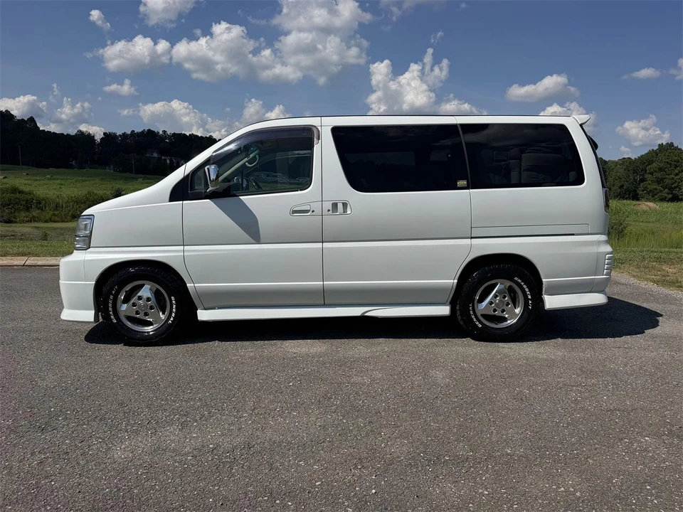 1999 Nissan Elgrand 1st Gen - Image 14 of 31