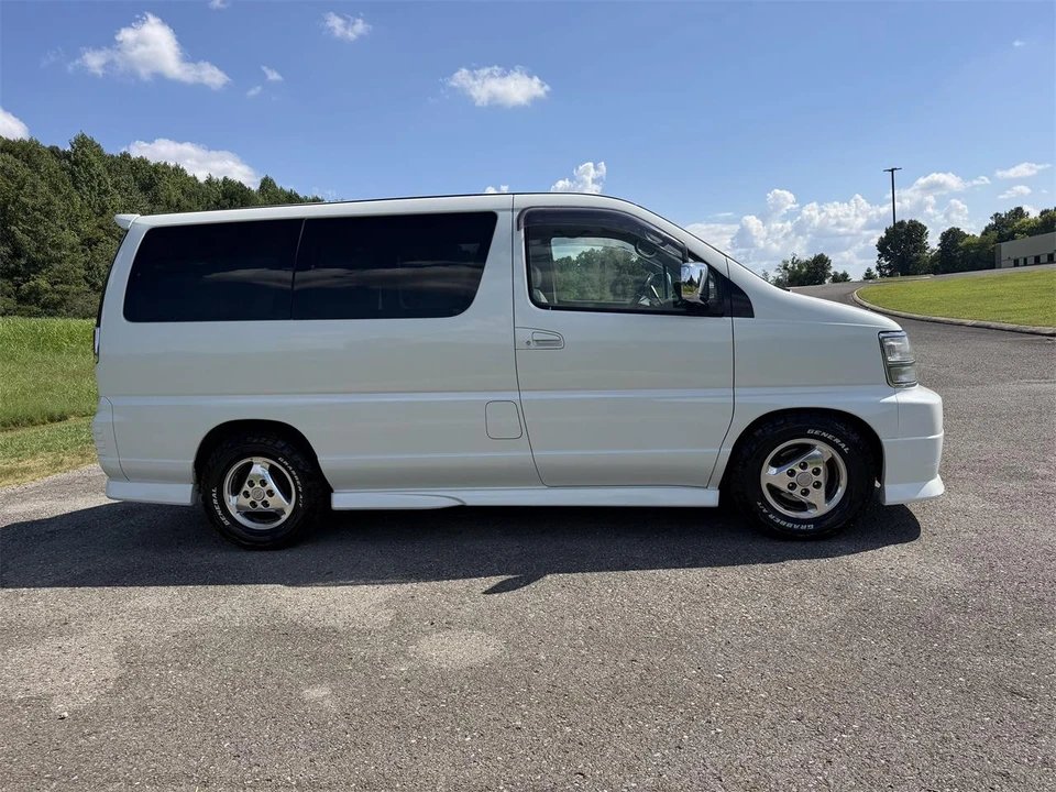 1999 Nissan Elgrand 1st Gen - Image 15 of 31