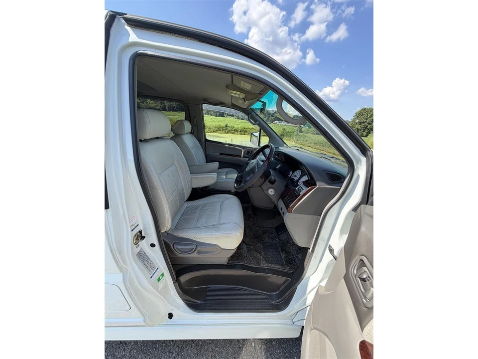1999 Nissan Elgrand 1st Gen - Image 17 of 31