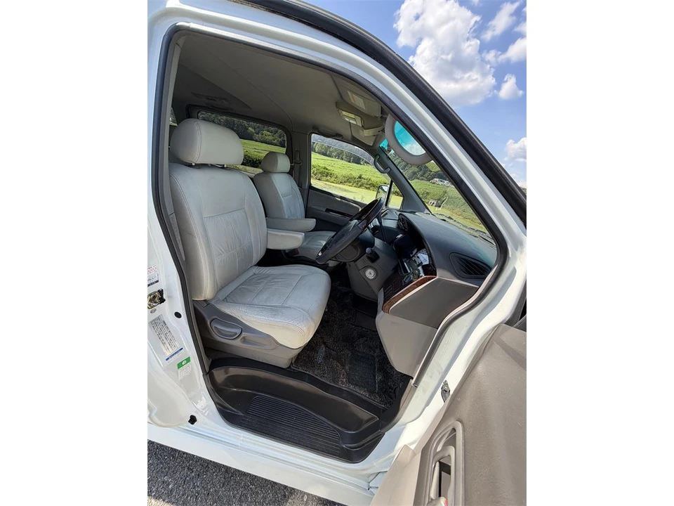 1999 Nissan Elgrand 1st Gen - Image 18 of 31