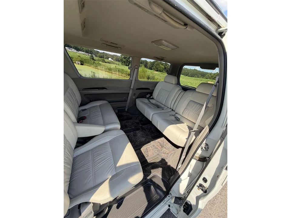 1999 Nissan Elgrand 1st Gen - Image 22 of 31