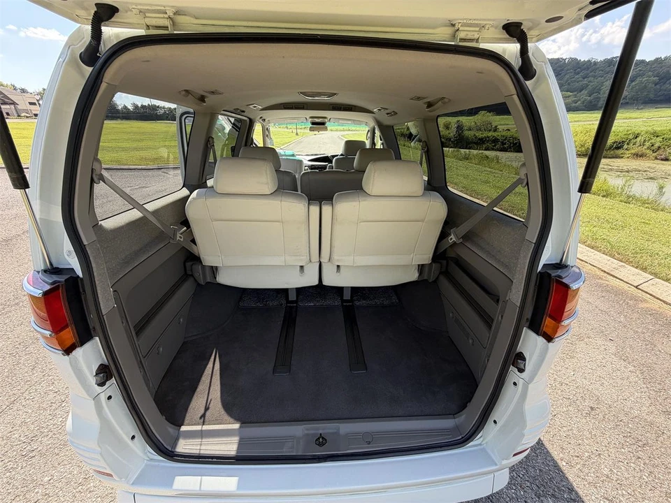 1999 Nissan Elgrand 1st Gen - Image 28 of 31