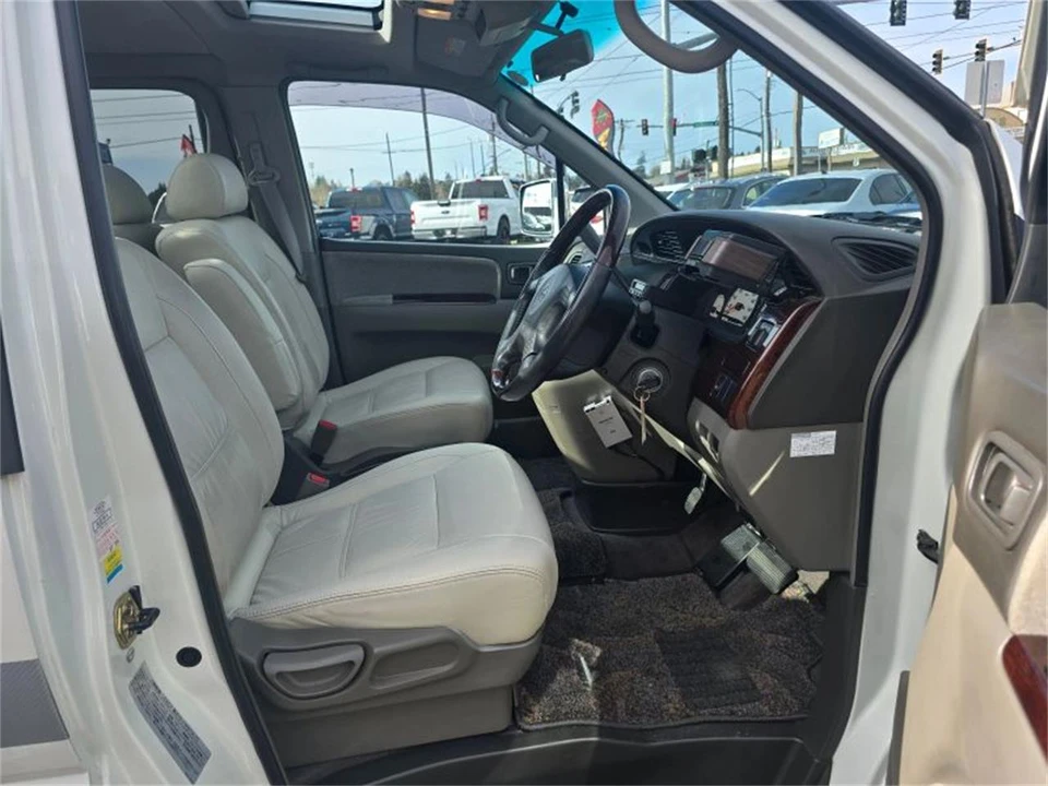 1999 Nissan Elgrand 1st Gen - Image 16 of 22